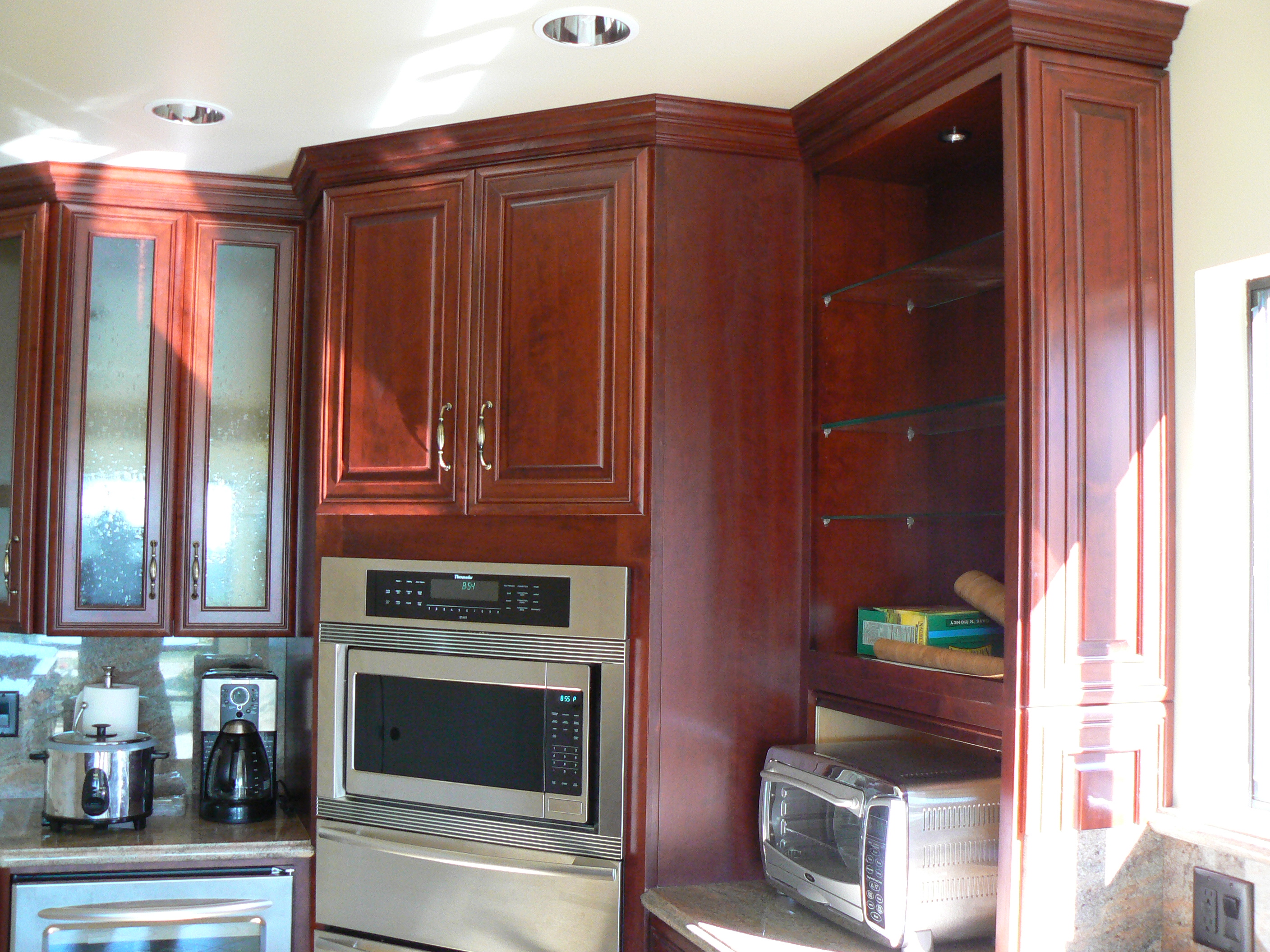 2Kitchen1.JPG