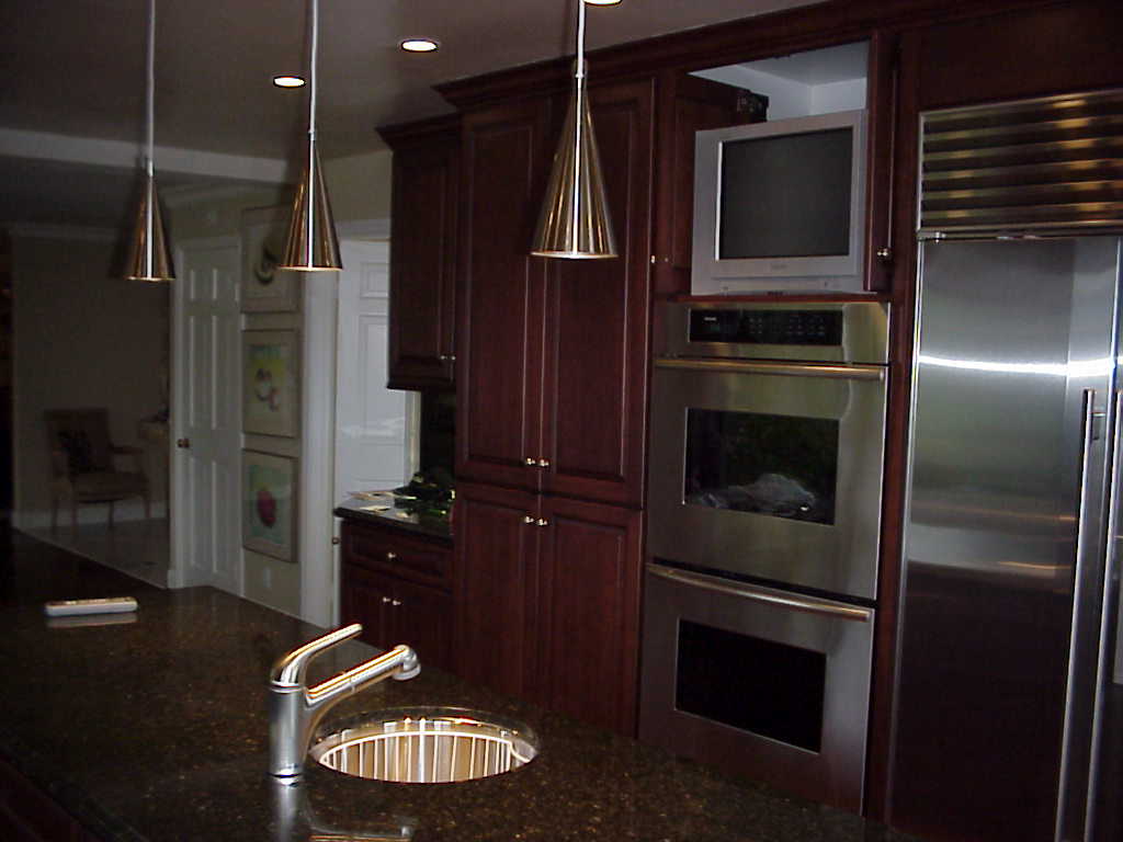 3Kitchen1.JPG